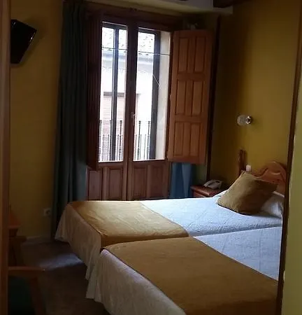 San Miguel 2* Σεγκόβια