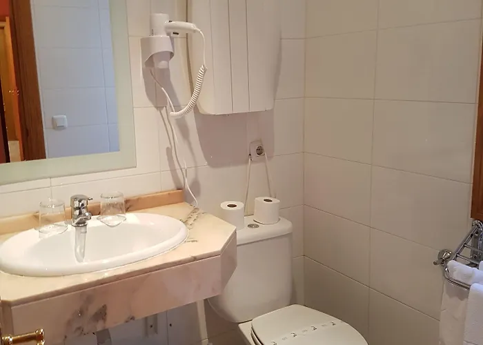 מלון San Miguel סגוביה